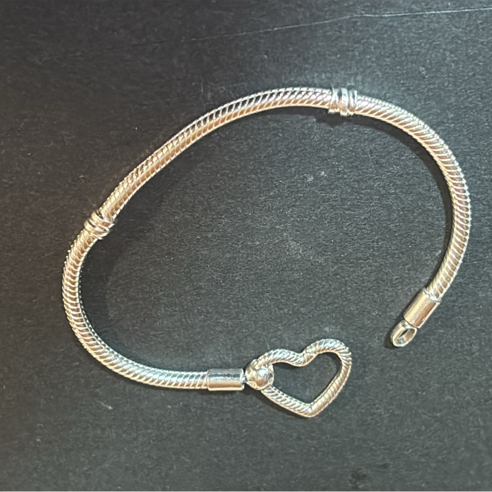 ✨SOLD✨
Pandora Sterling Silver Open Heart Clasp Bracelet - Picture 14 of 16